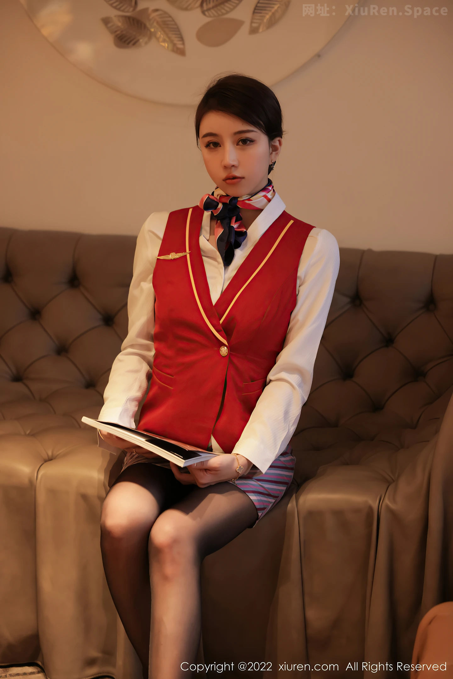 图片[4]-[XiuRen秀人网]VOL.4824 模特tina 甜仔大理旅拍脱空姐制服露蕾丝内衣开档黑丝诱惑写真59P-秀人网官方网站